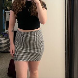 SOLD‼️Forever 21 Black and White Gingham Pencil Skirt